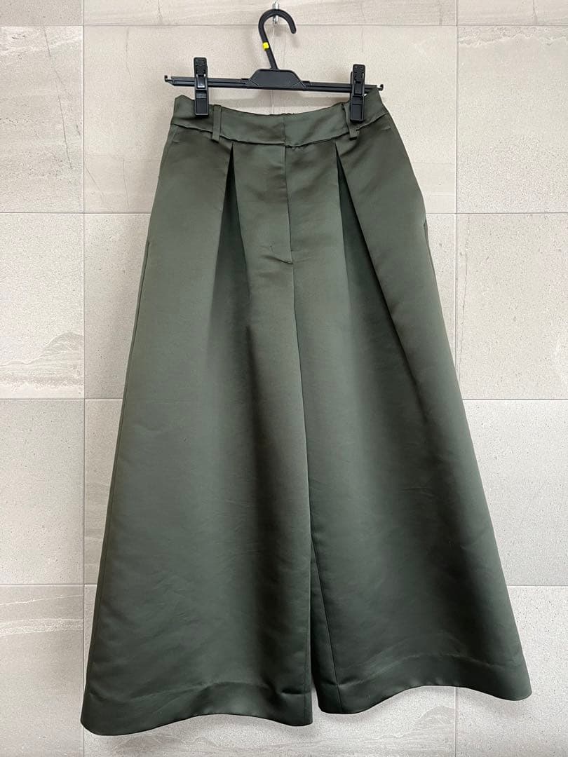 heve サテンフレアガウチョパンツ オリーブ 38 ヘイヴ