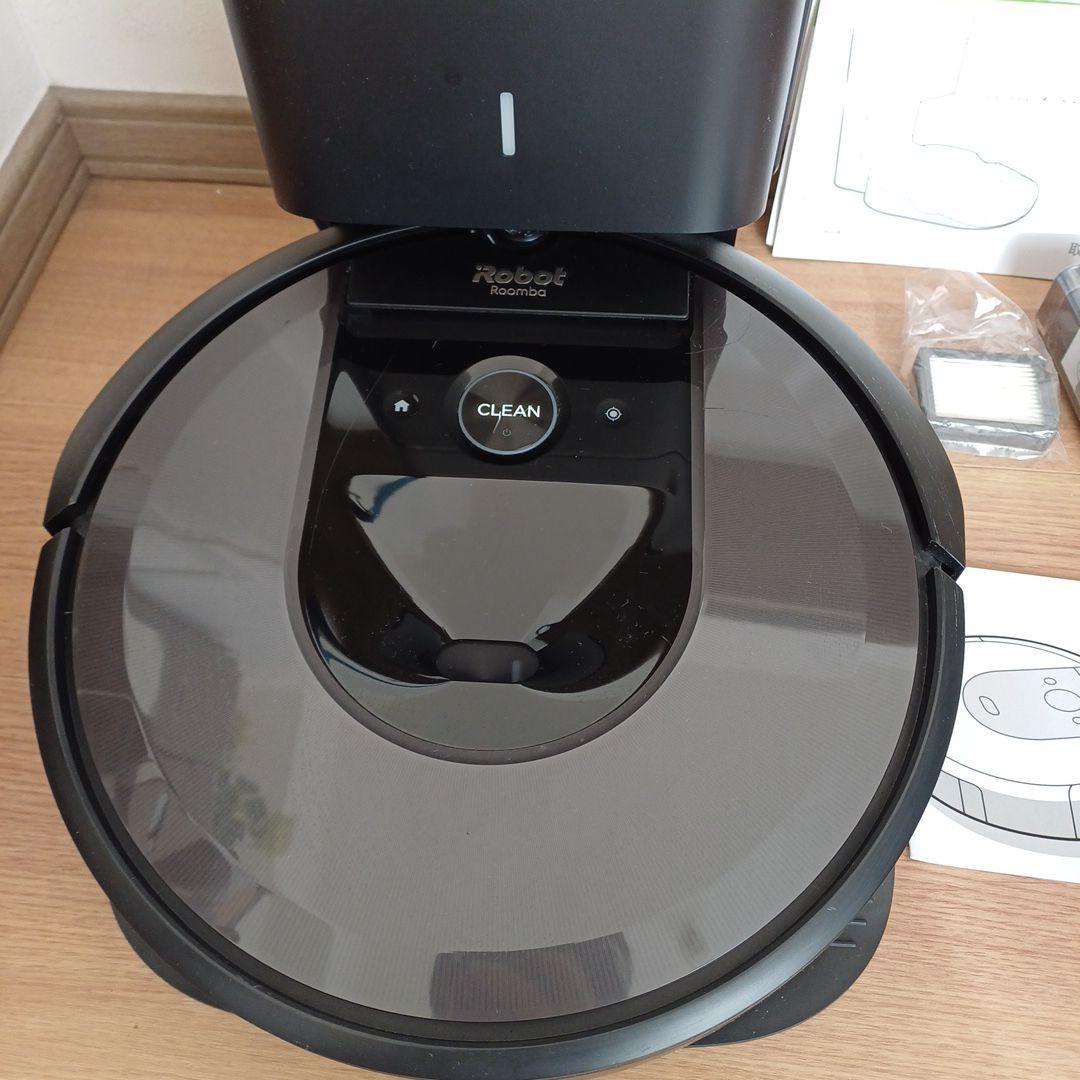 iRobot Roomba i7+本体＋クリーンベース+付属品 i755060