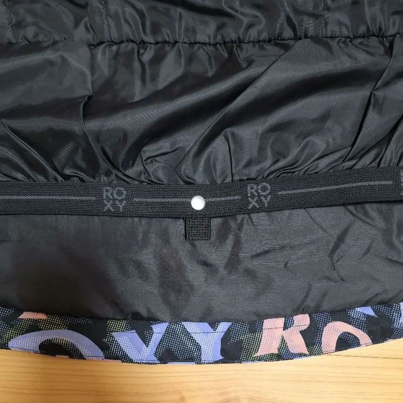 【chica】新品未使用 ROXY ロキシー スノーボードウェア Mサイズ