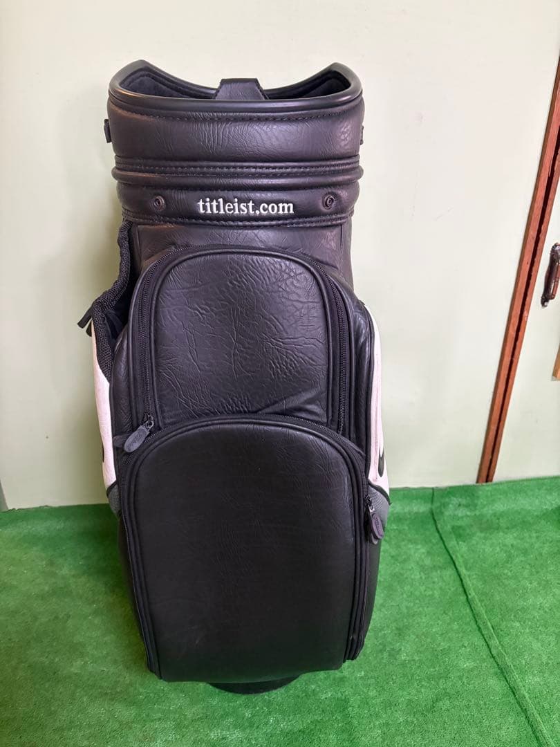 日本未発売　タイトリスト　スタッフバッグ　9.5