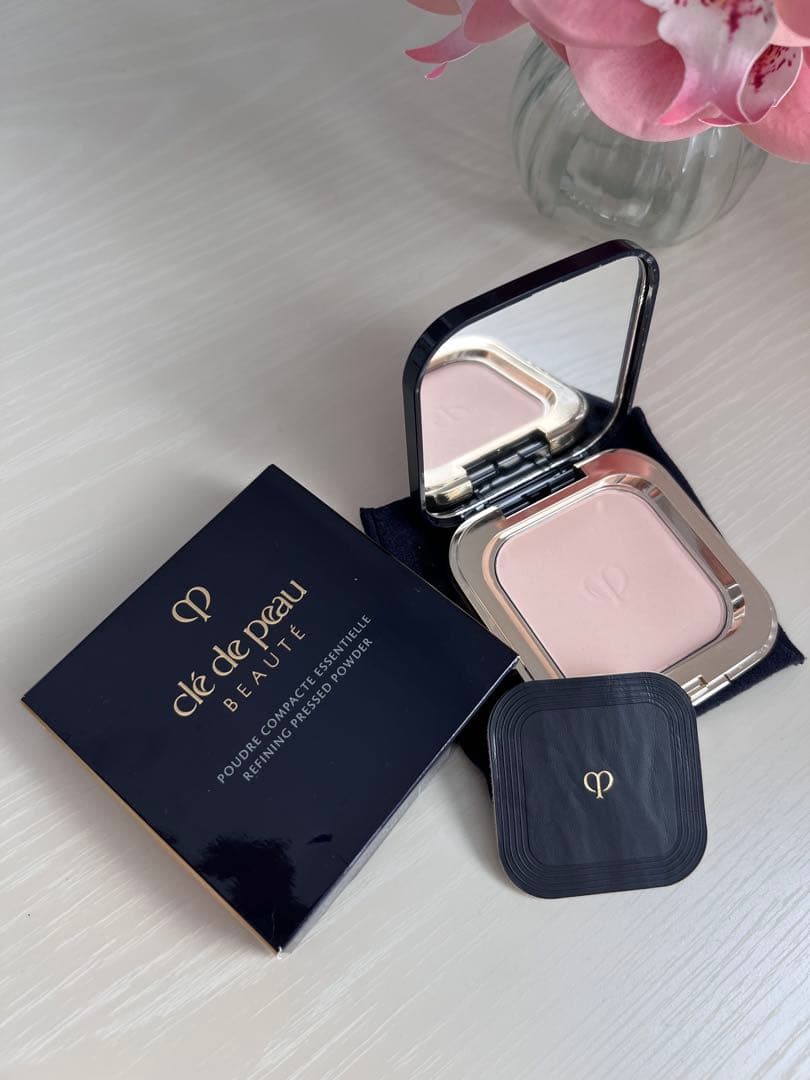 クレ・ド・ポー ポーテプードルコンパクトエサンシエルn