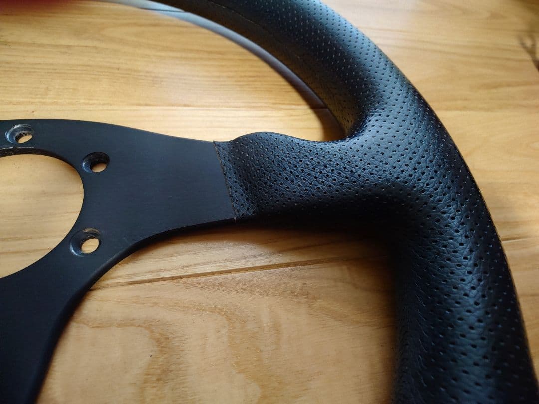 専用出品正規美品MOMO Competition 35cm（スペーサー付き）