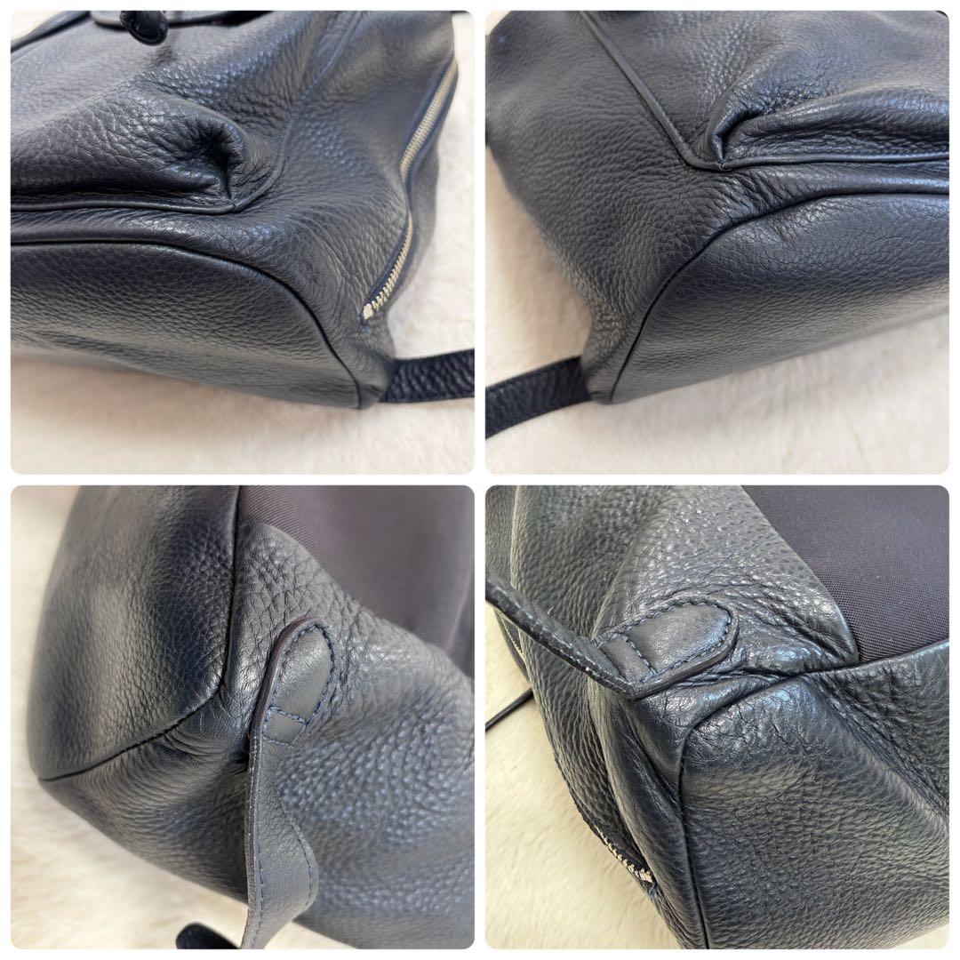 ペッレモルビダ メイデンボヤージュ フラップバックパック リュック レザー 紺色