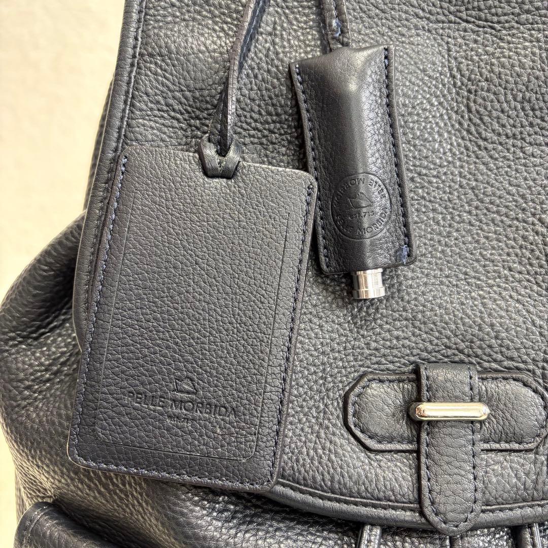 ペッレモルビダ メイデンボヤージュ フラップバックパック リュック レザー 紺色