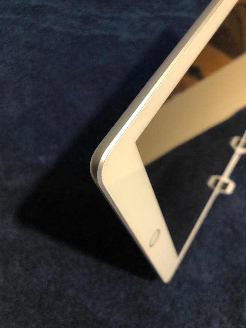 Apple iPad 　第5世代　128GB　シルバー 本体