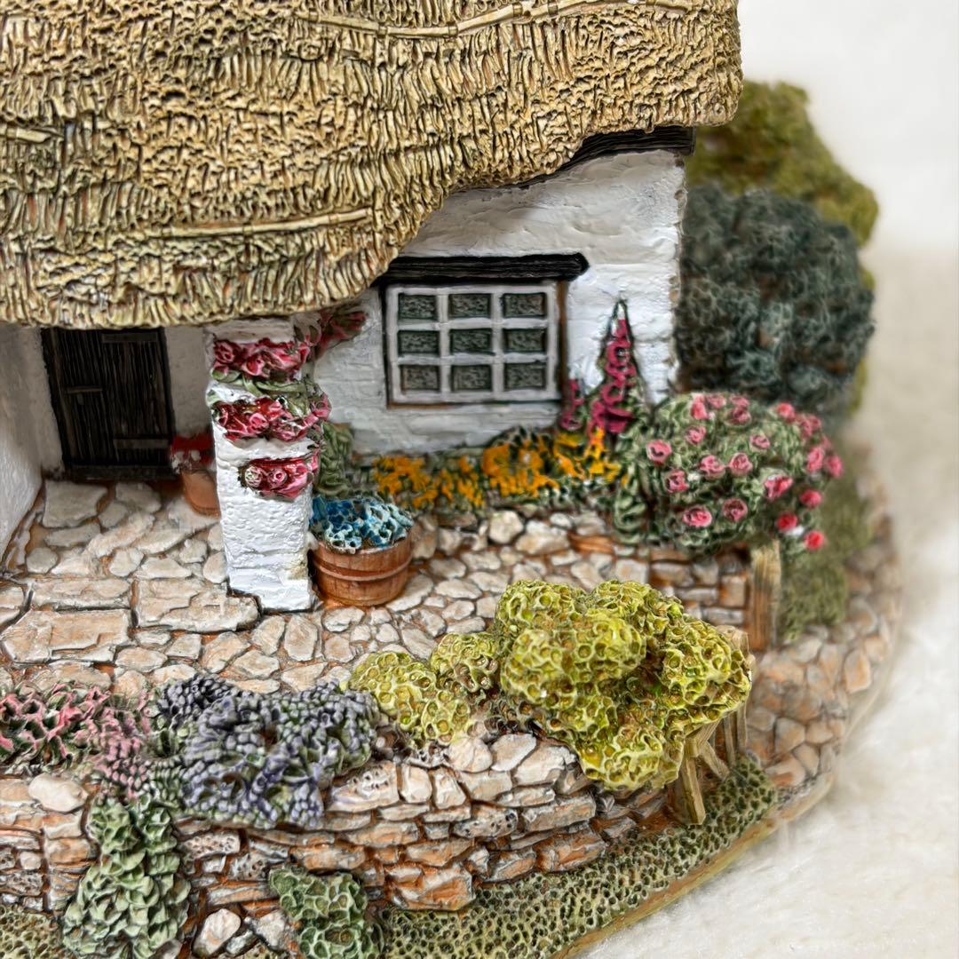 Lilliput Lane OLD MOTHER HUBBARD’S ミニチュア