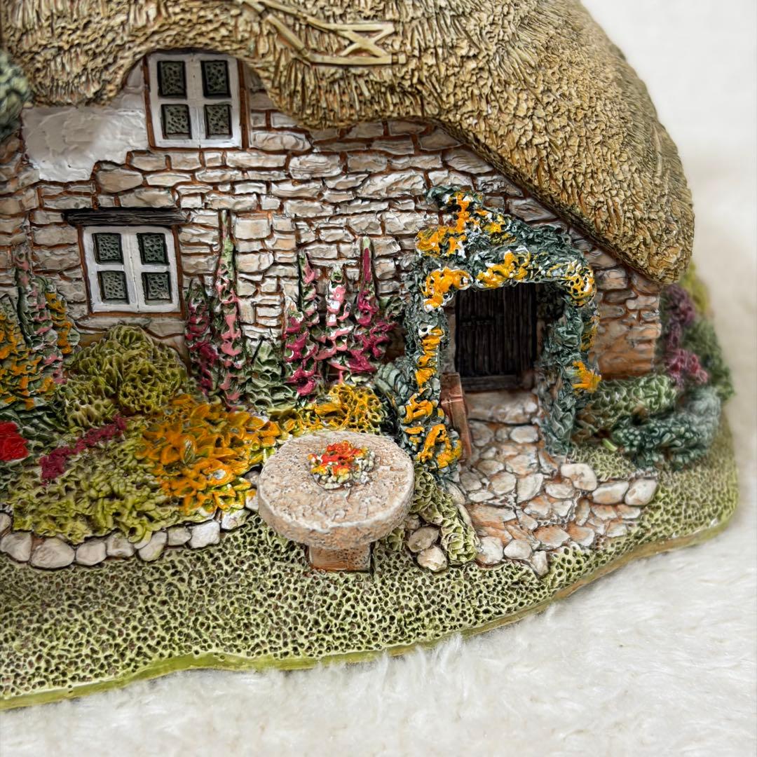 Lilliput Lane OLD MOTHER HUBBARD’S ミニチュア