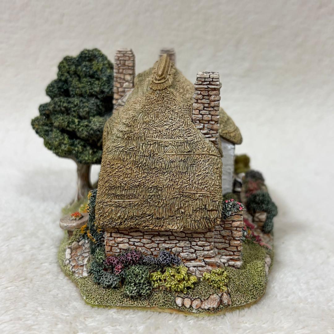 Lilliput Lane OLD MOTHER HUBBARD’S ミニチュア