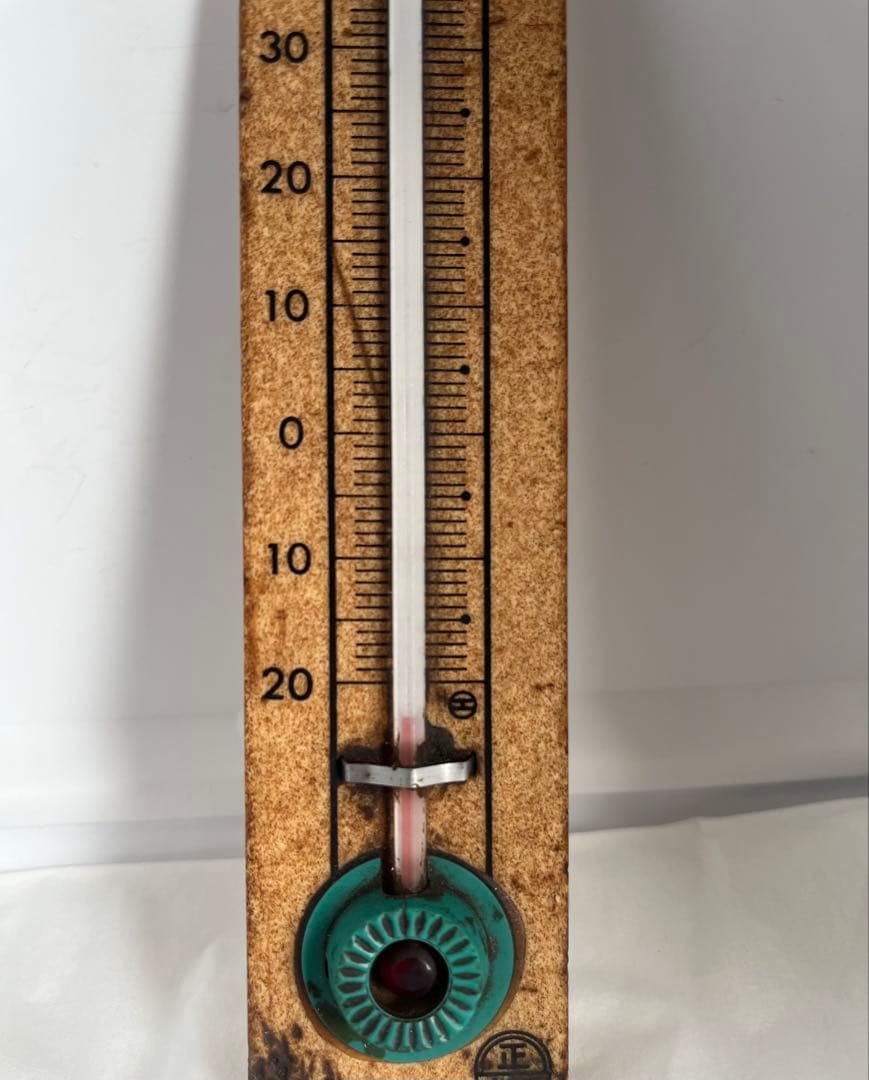 アイリスオーヤマ コンパクト冷凍庫 31リットル　2024年