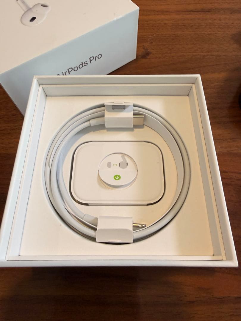 AirPods Pro 2 本体(Lightning版)ケース付き