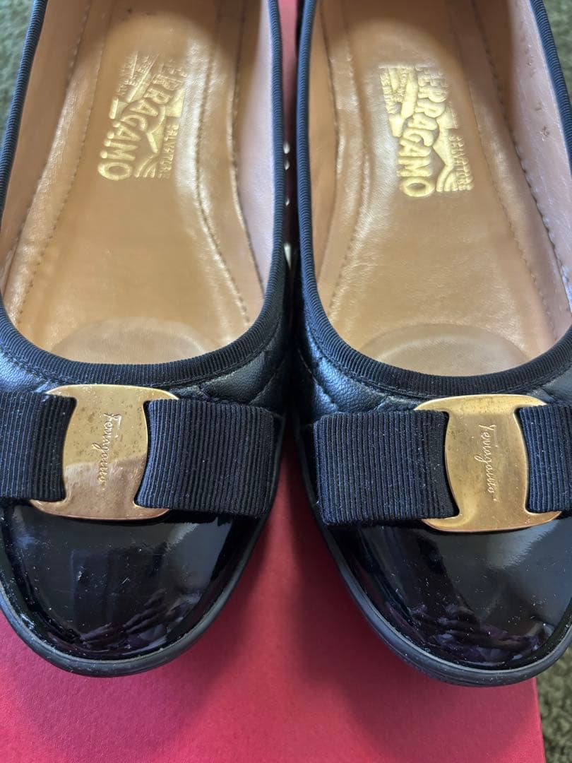 Salvatore Ferragamo ブラック バレエシューズ　中古　美品