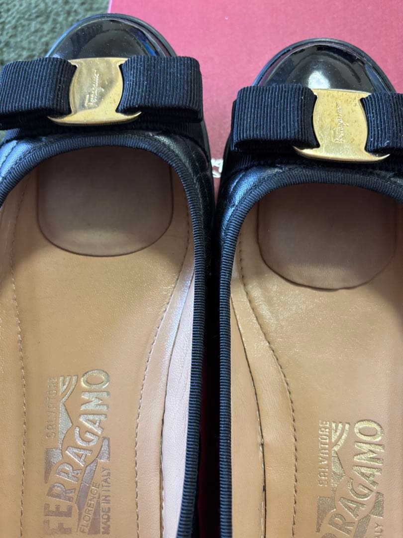 Salvatore Ferragamo ブラック バレエシューズ　中古　美品
