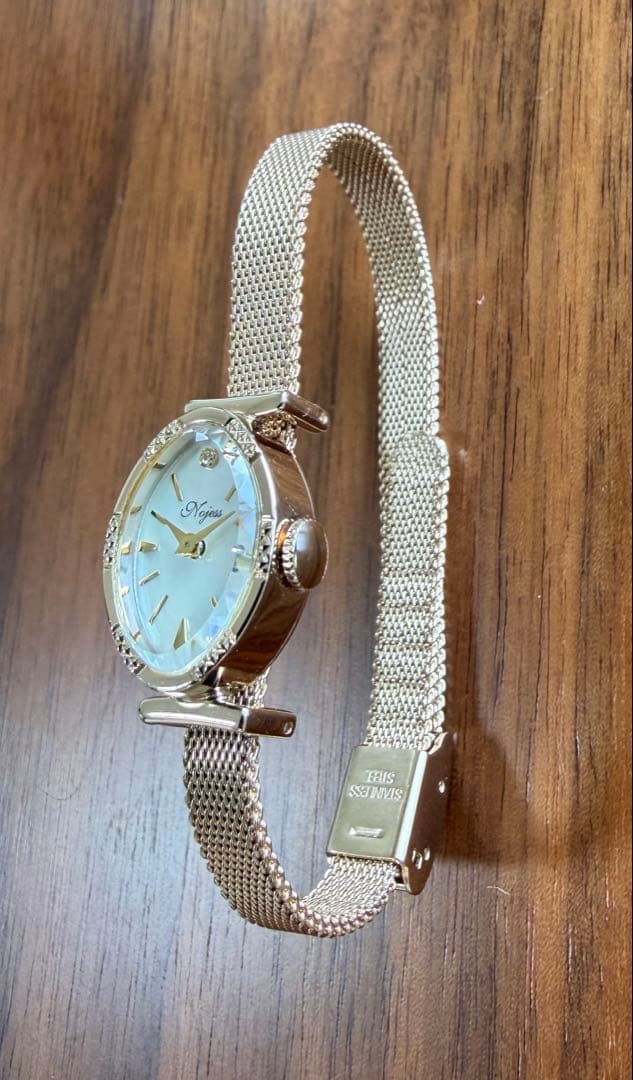 NOJESS ノジェス 腕時計 レディース 小ぶりオーバル ゴールド