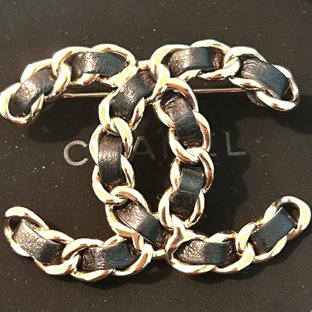 レア美品　CHANEL シャネル　ブローチ　チェーン　レザー　CCマーク