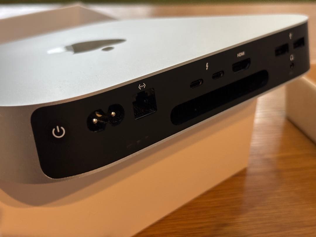 Apple Mac mini M2 256GB メモリ16GB