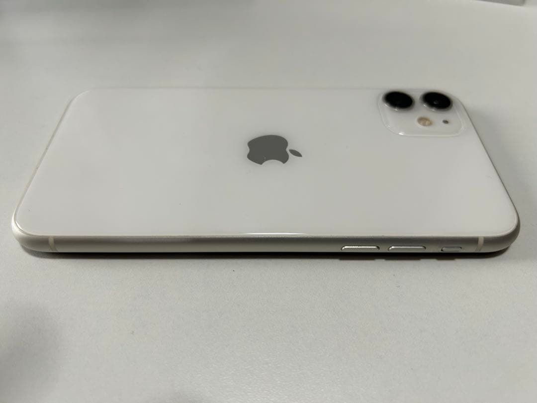 iphone11 128g ホワイト　本体