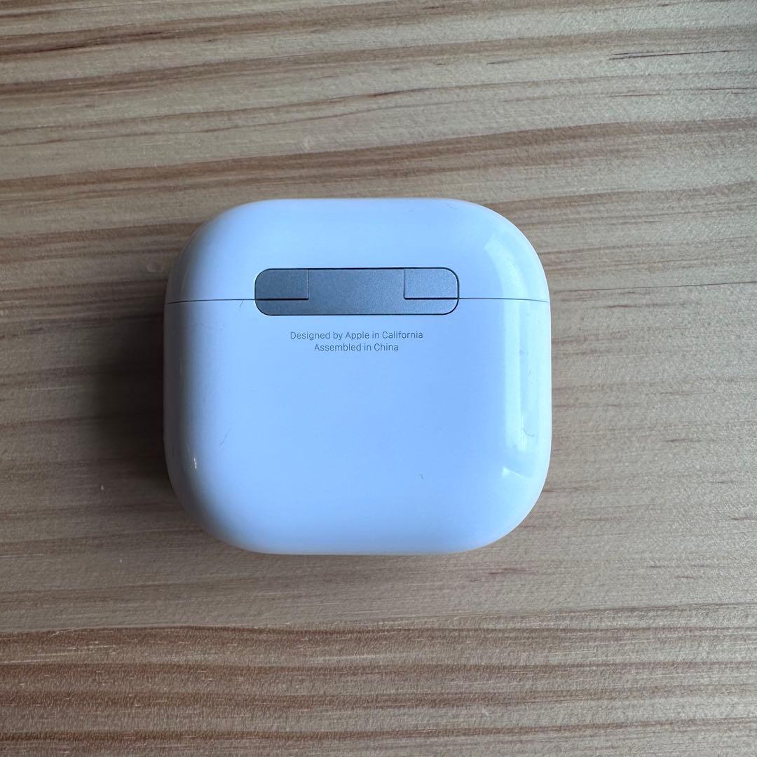 《左Ｌと充電ケース》AirPods 4 本体 箱付き ANC