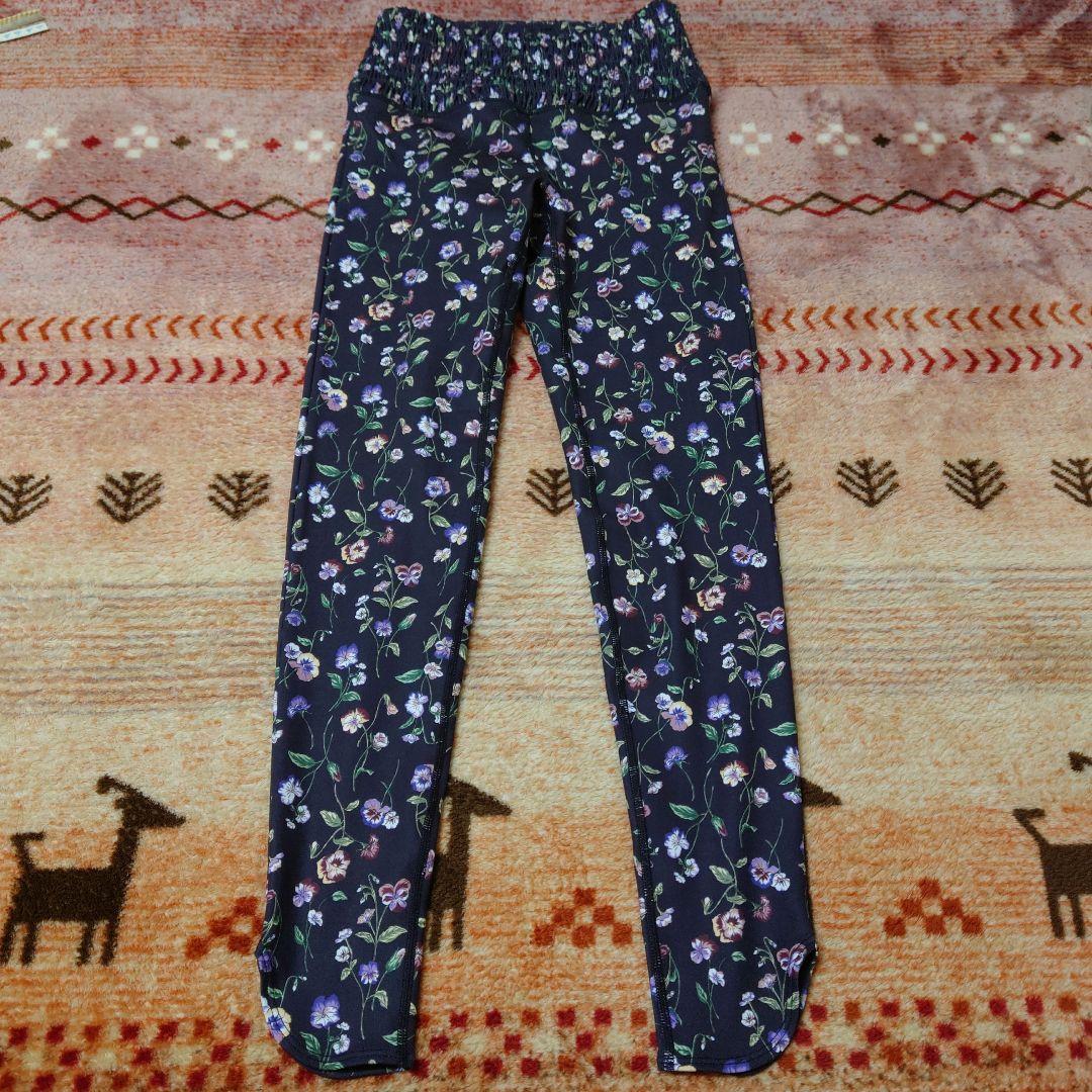 SUKALA】スプリングフラワーシャーリングレギンス　新品未使用