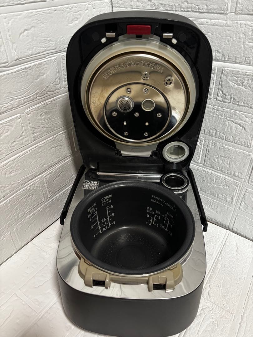 れ*く様 Panasonicスチーム&可変圧力ジャー炊飯器SR-VSX108 W