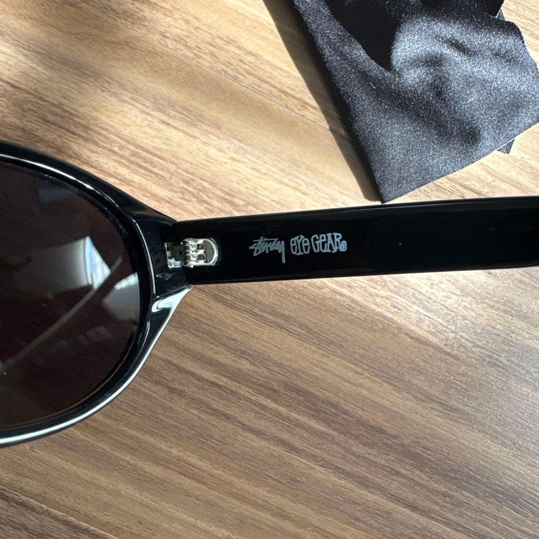 STUSSY ステューシー サングラス 黒 付属ケース付き