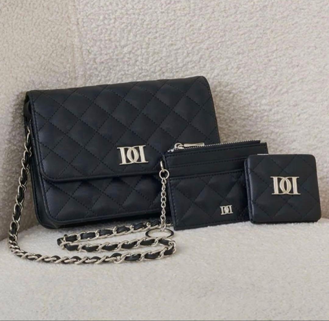 ダーリッチ DDロゴキルティングトラベルセット ブラック