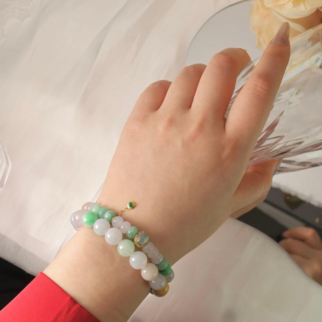 セール！G076ゴールド18K ミャンマーAジェイド本翡翠付きチェーンチャーム