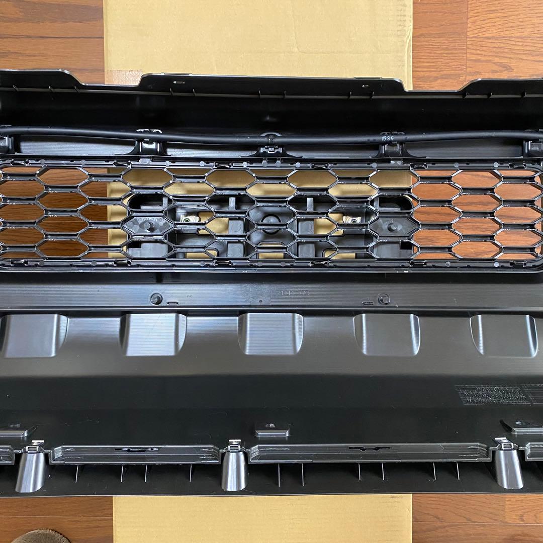 ジムニー JB64 XC 純正フロントバンパー フォグランプなし 新車外し 美品