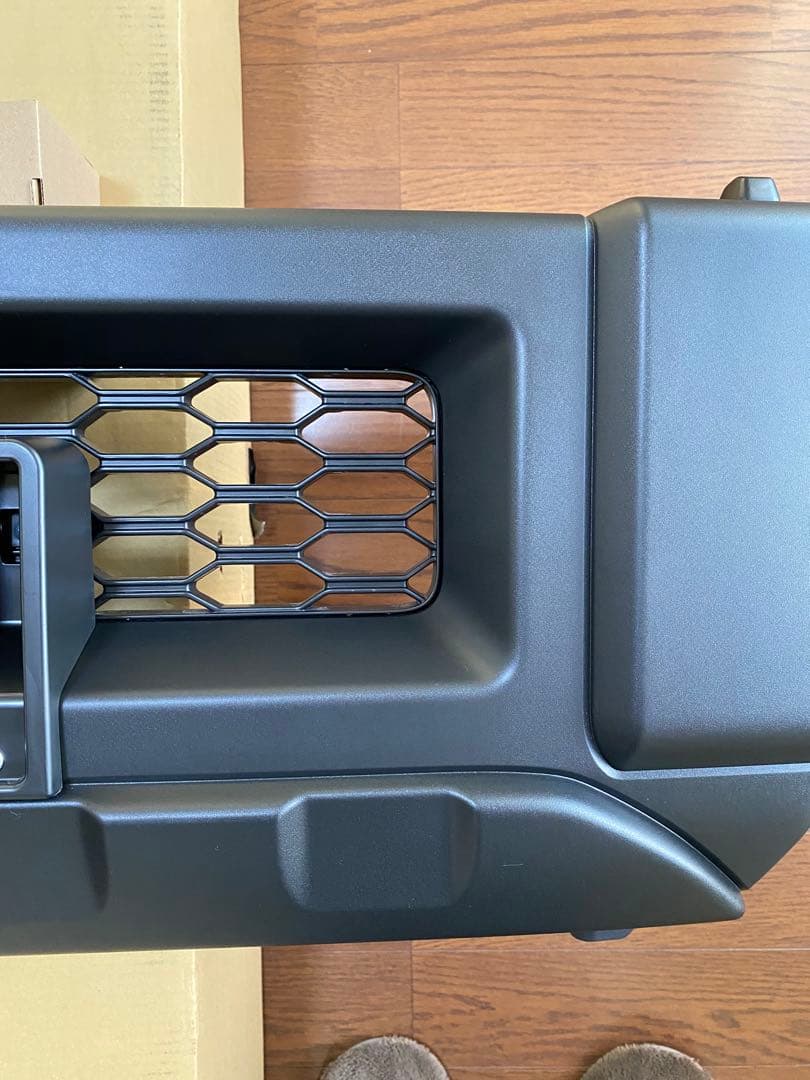 ジムニー JB64 XC 純正フロントバンパー フォグランプなし 新車外し 美品