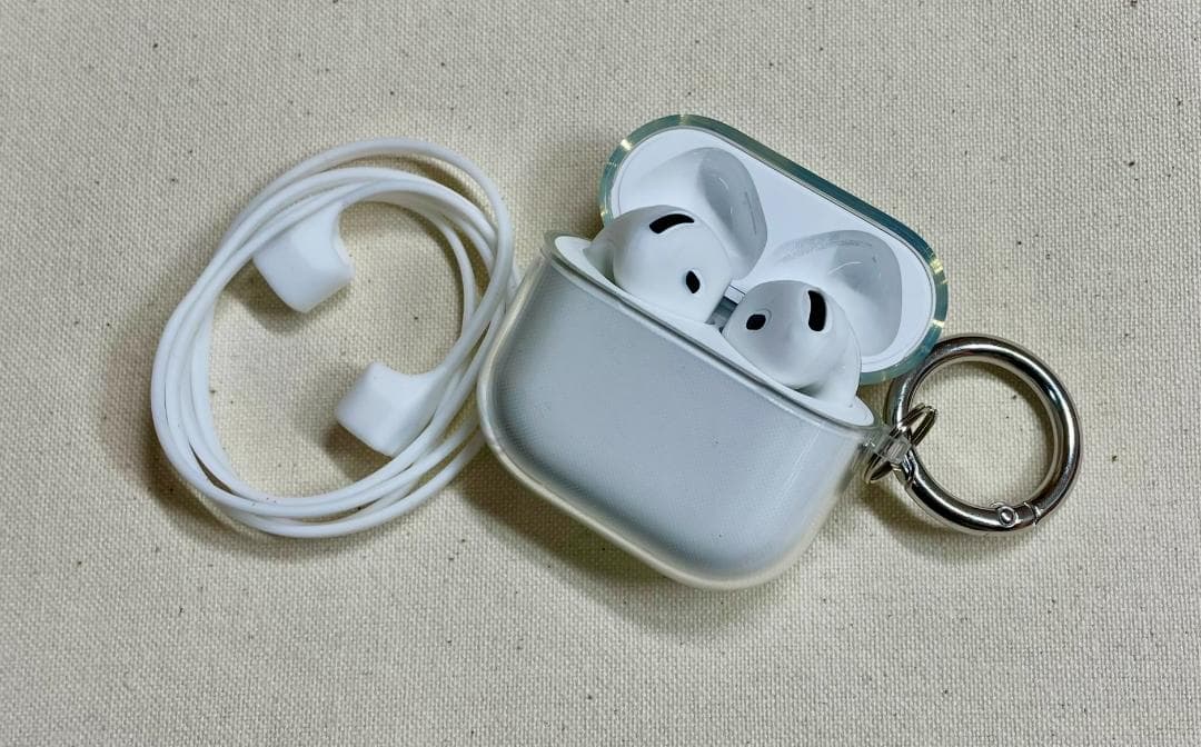 【正規品】AirPods4 ANC搭載（保護カバー、イヤーチップ、ストラップ付）