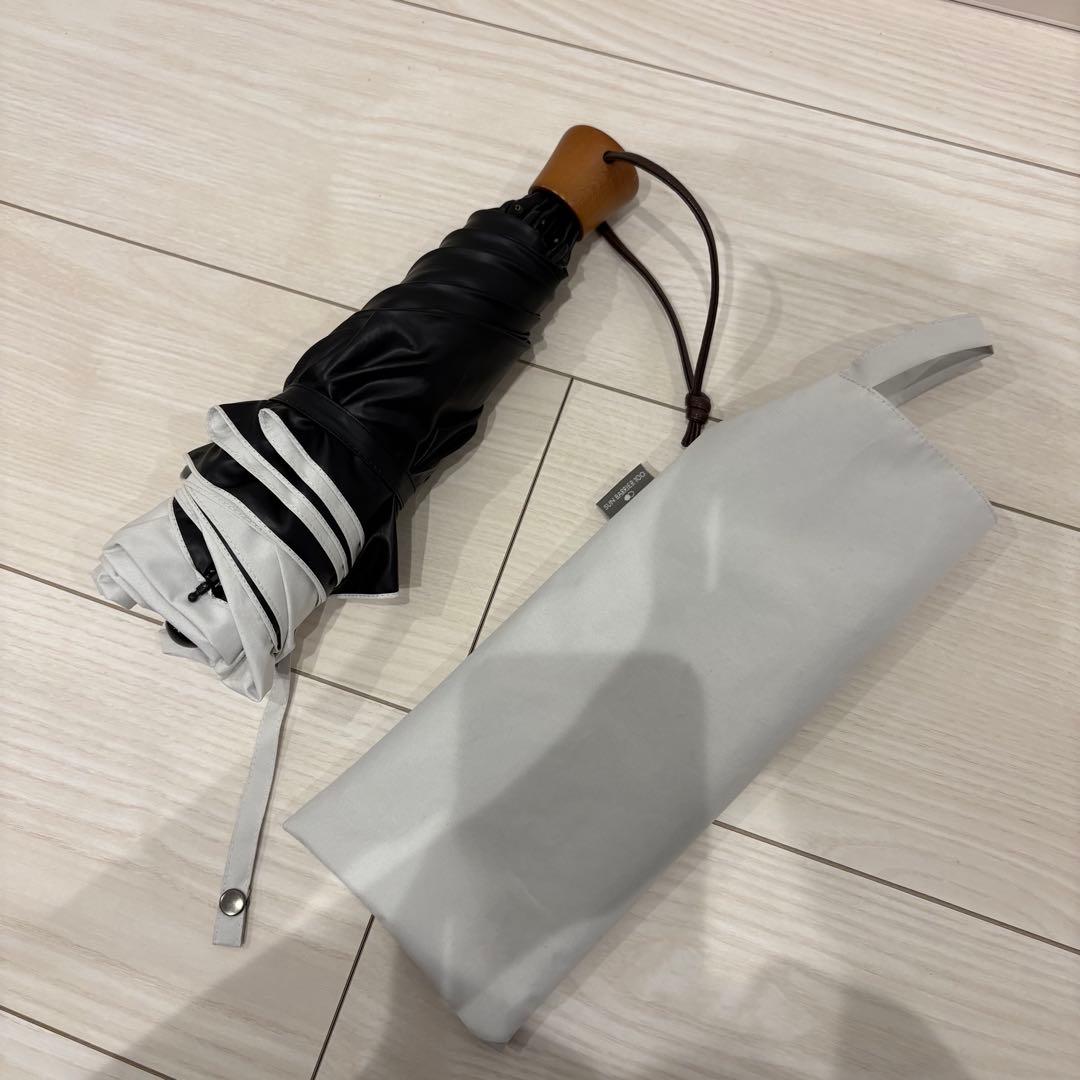 サンバリア100/ホワイト/無地/三段折/完全遮光