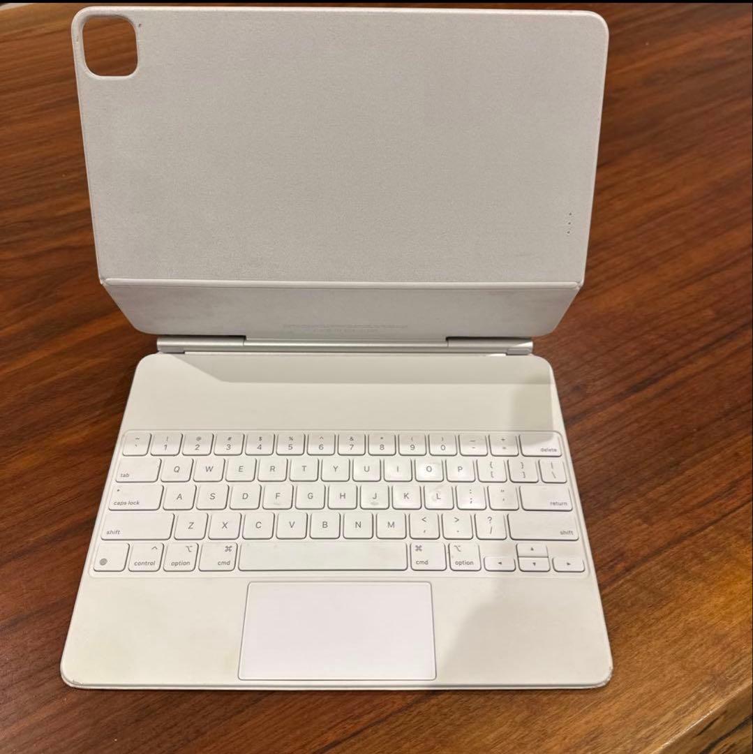 d*8様 Apple Magic Keyboard 12.9インチ