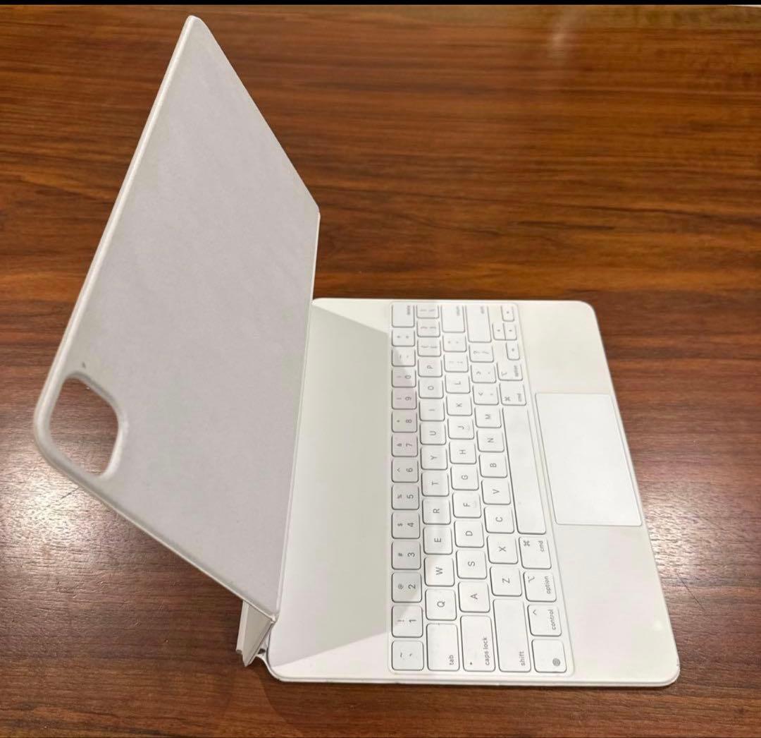 d*8様 Apple Magic Keyboard 12.9インチ