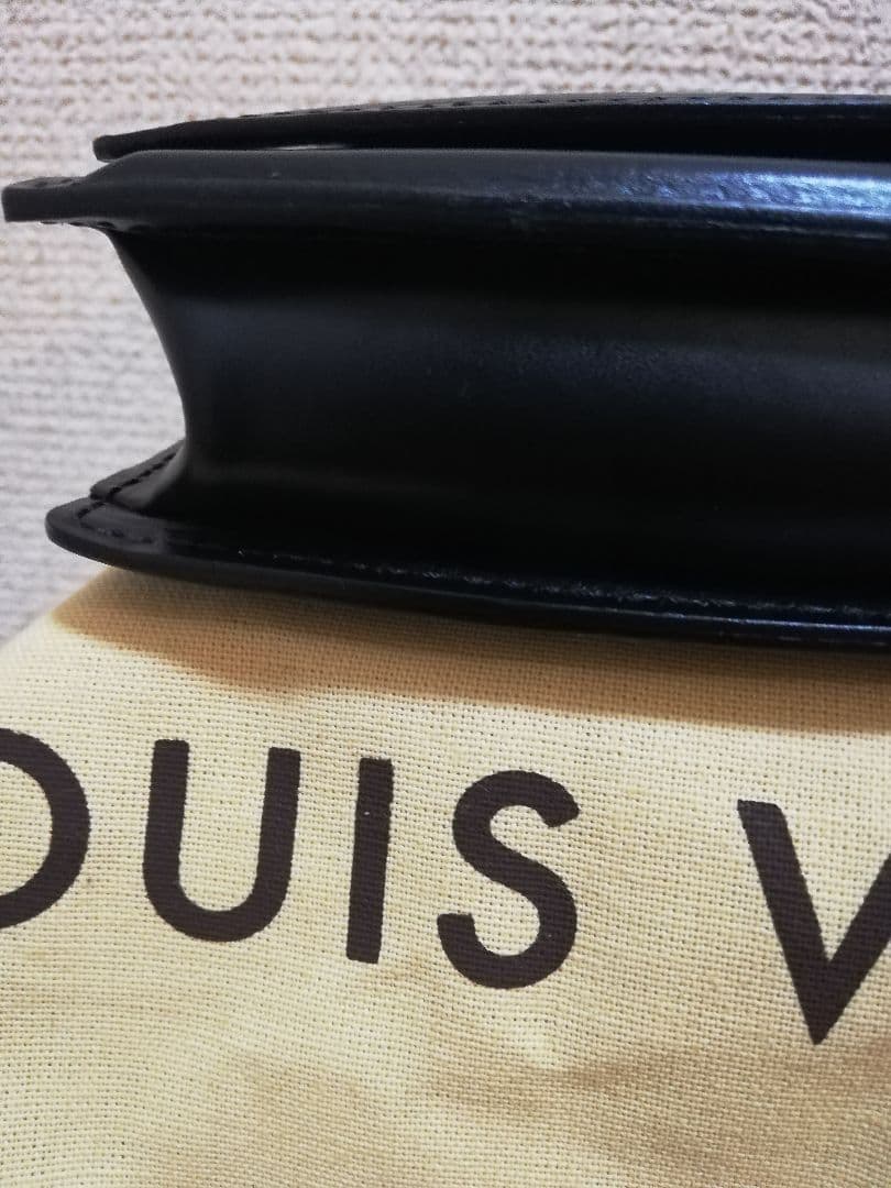 ルイ ヴィトン Louis Vuitton エピ ティルシット　ノワール