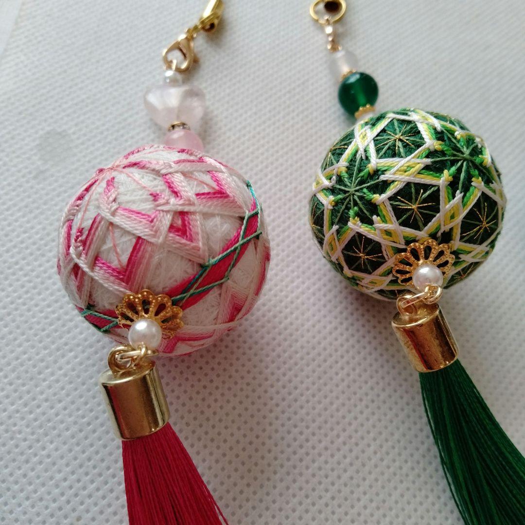 Muriel　絹糸　小さな手まり　ストラップ　バッグチャーム　つるし飾り