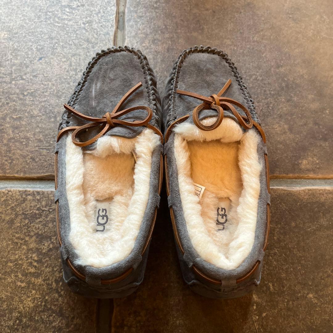 美品　試着のみUGG ANSLEY アンスレー ライトグレー 23cm