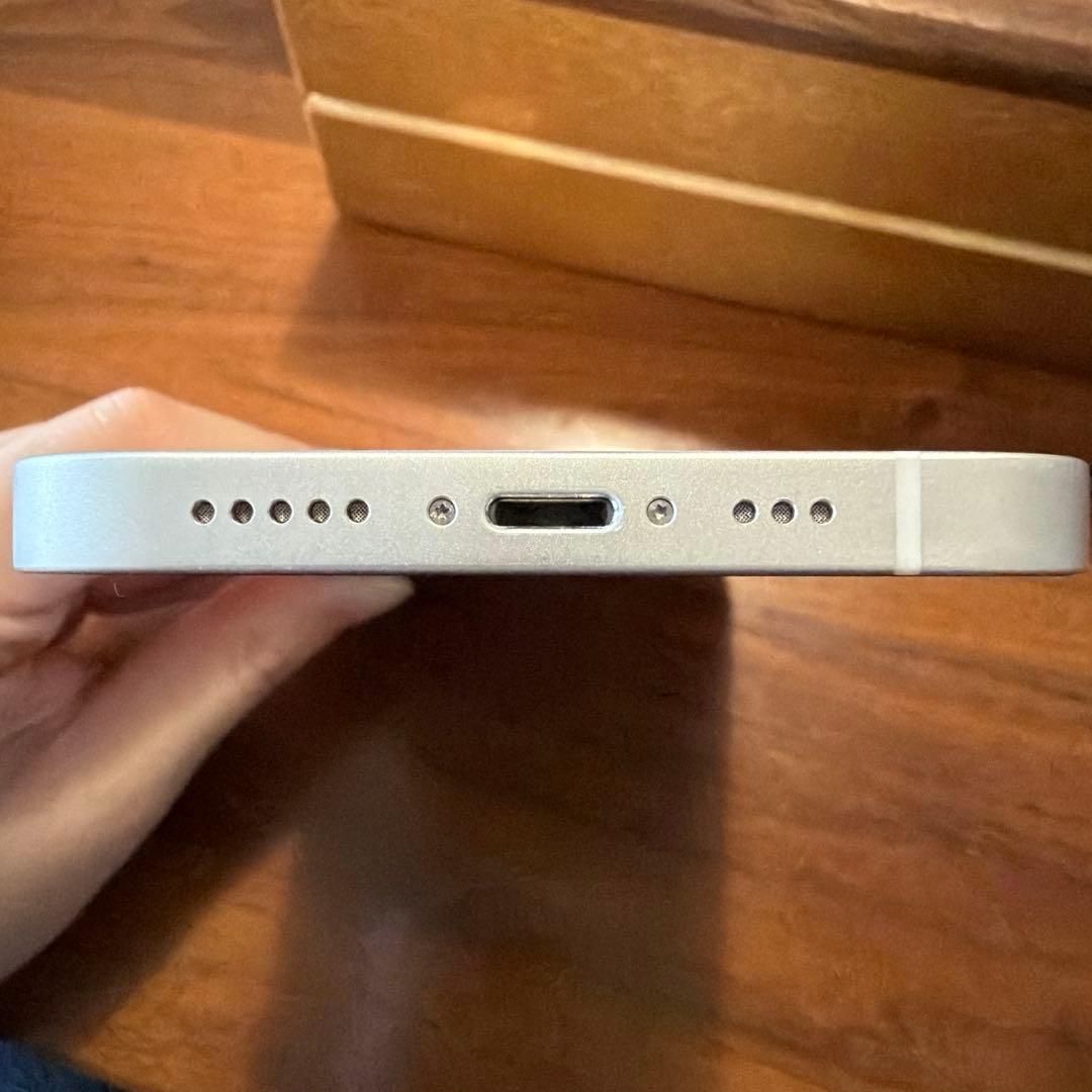 iPhone12ホワイト 64GB SIMフリー ☆ガラスフィルム＆ケーブル付き