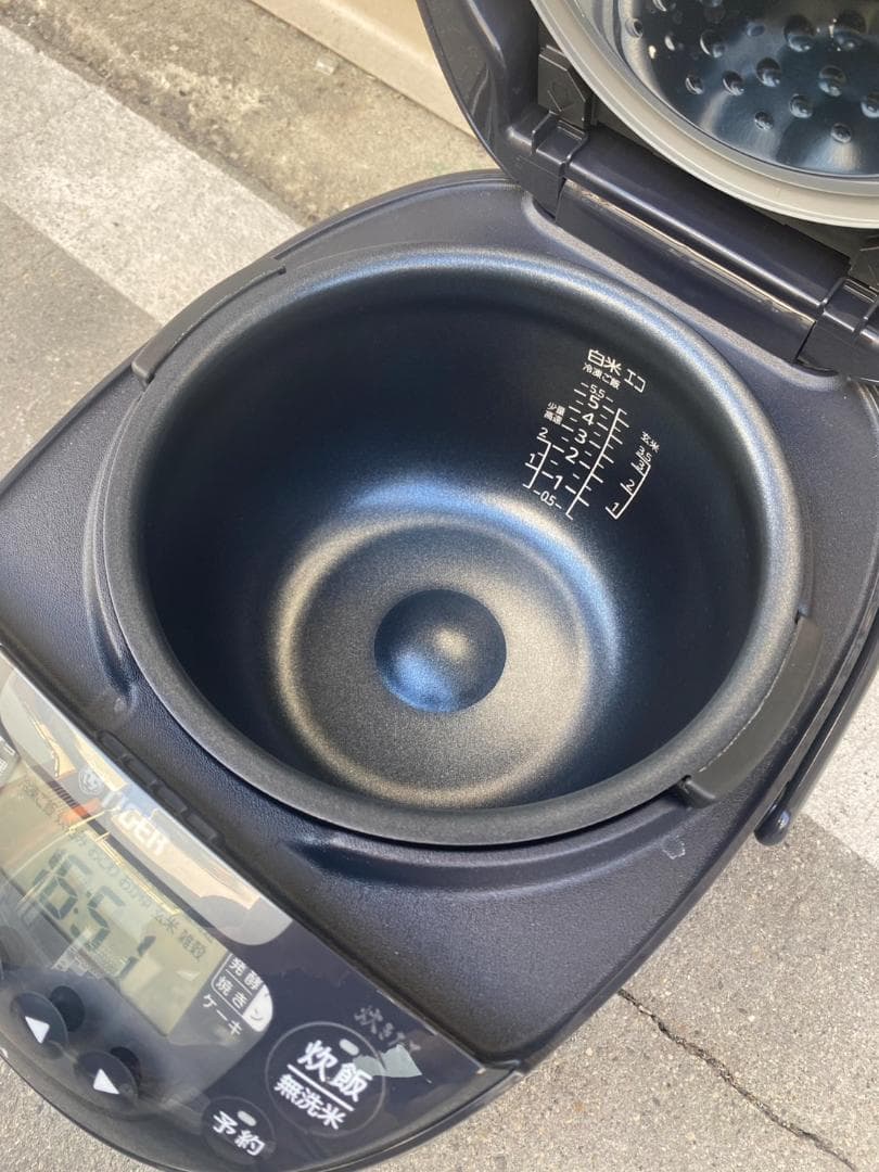 「A638」タイガー IH炊飯ジャー JPW-10E3 23年製 5.5合炊き