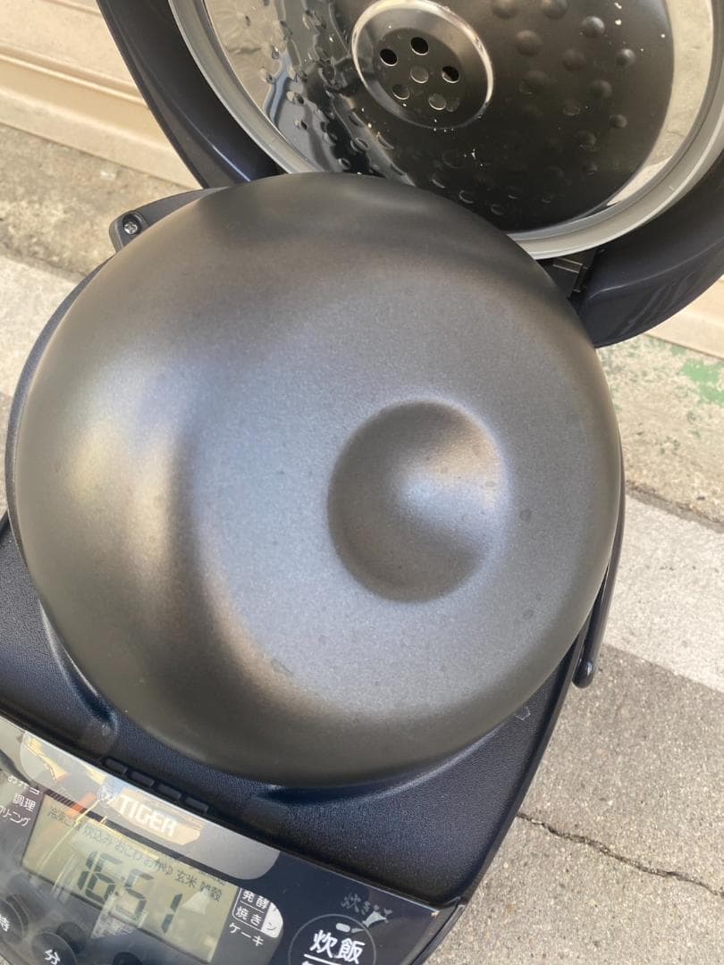 「A638」タイガー IH炊飯ジャー JPW-10E3 23年製 5.5合炊き