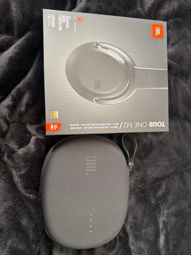 ✨極美品✨JBL TOUR ONE M2 ブラック（ワイヤレスヘッドホン)