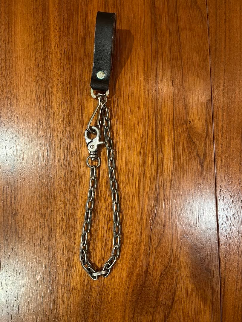 HTC スタッズ付きレザーウォレットチェーン