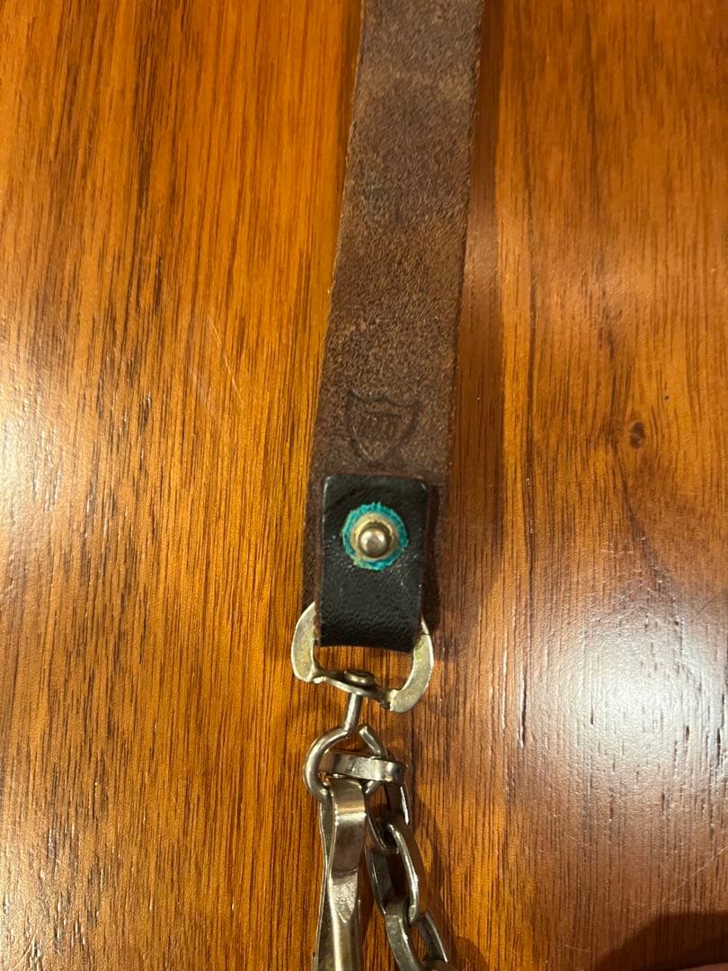 HTC スタッズ付きレザーウォレットチェーン