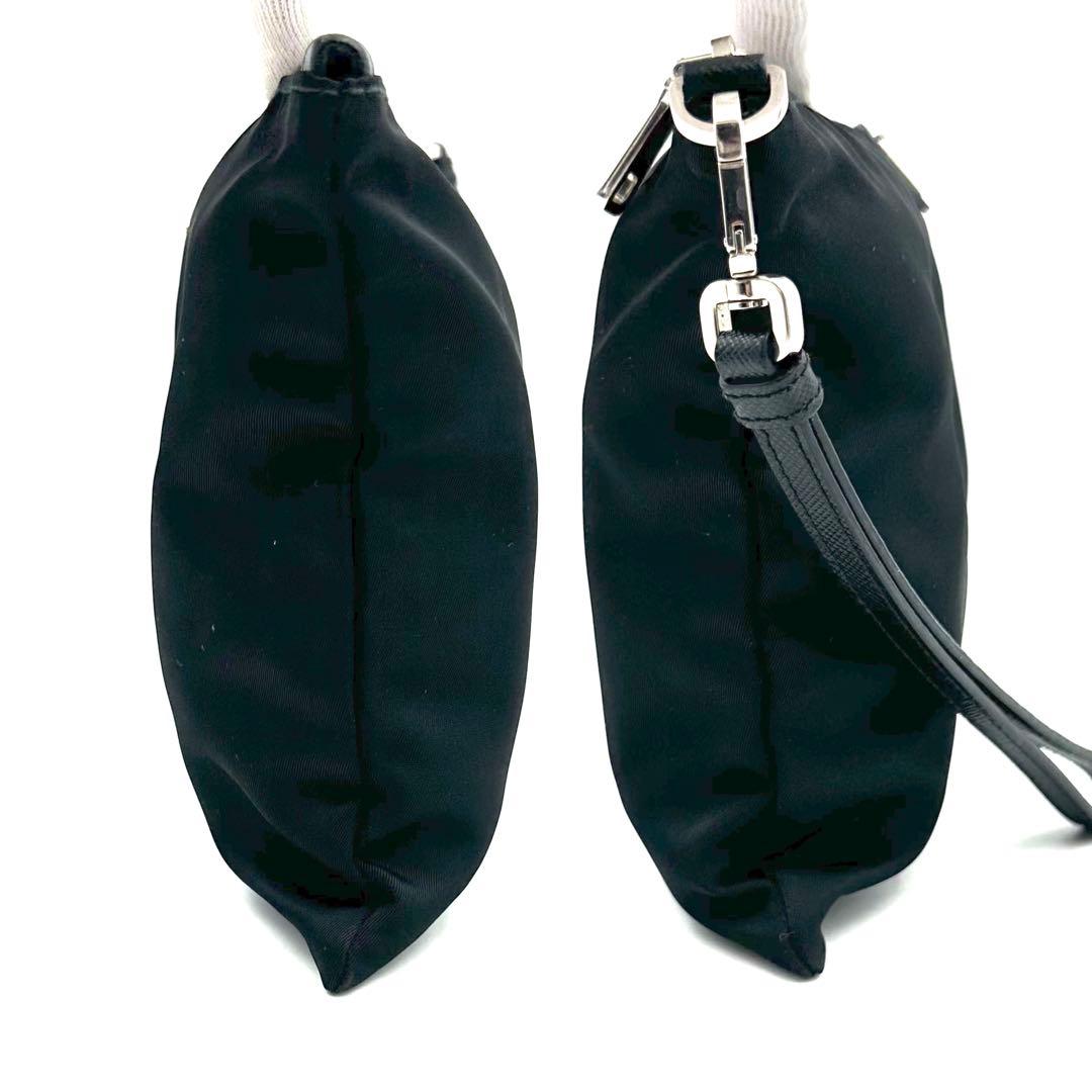 《極美品/現行》ギャラ付 PRADA サフィアーノ ストラップ クラッチバッグ