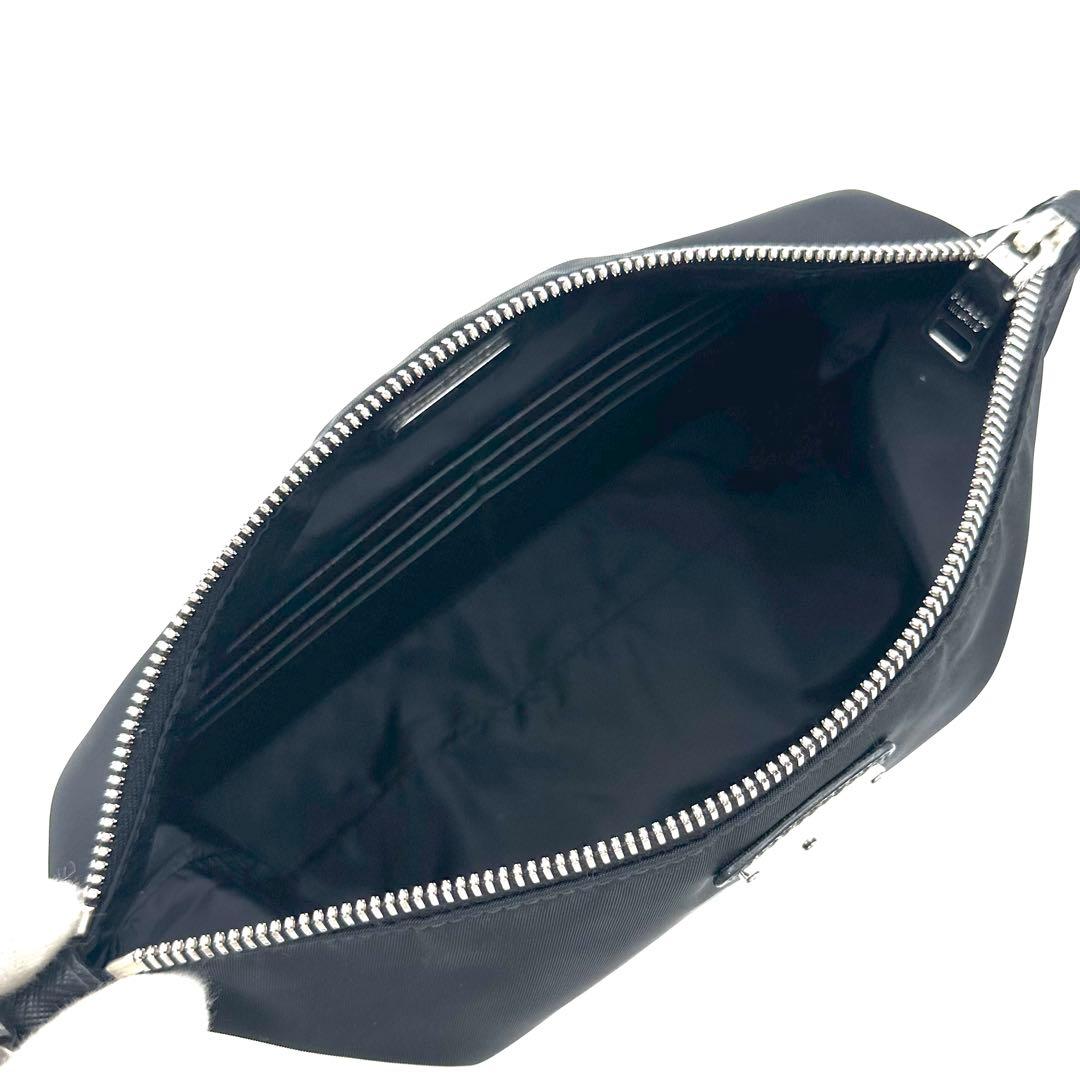 《極美品/現行》ギャラ付 PRADA サフィアーノ ストラップ クラッチバッグ