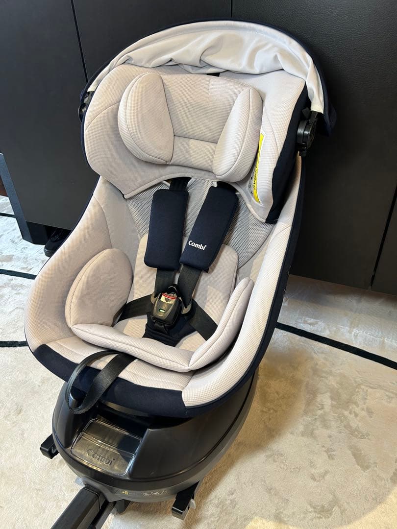 コンビ クルムーヴ スマート Light ISOFIX 新生児 チャイルドシート