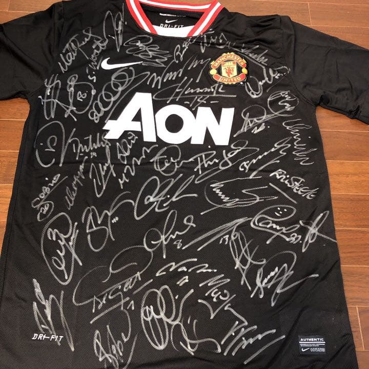 マンチェスターユナイテッド選手サイン入りユニフォーム