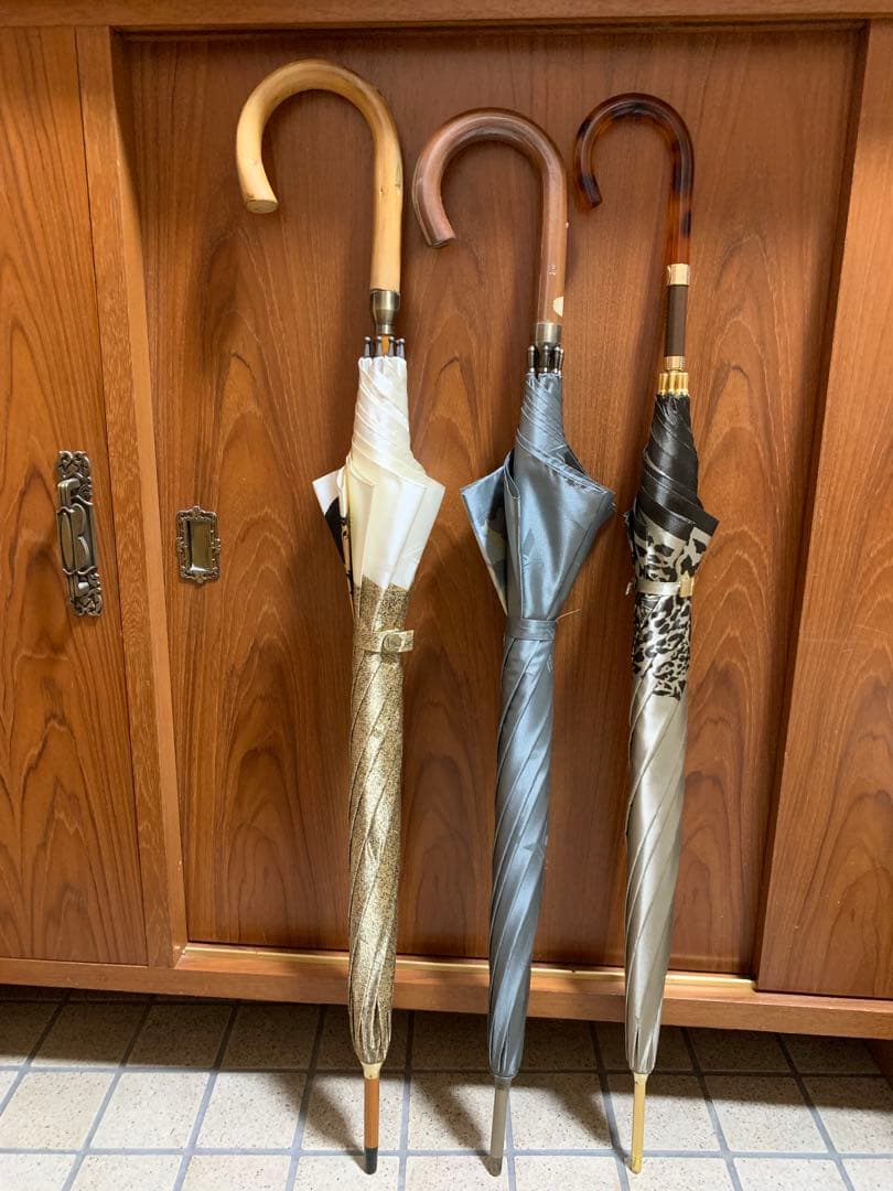 超美品KofKRIZIA豹ヒョウ柄長傘ゴールド超大判高級オーロラ雨傘強力撥水加工