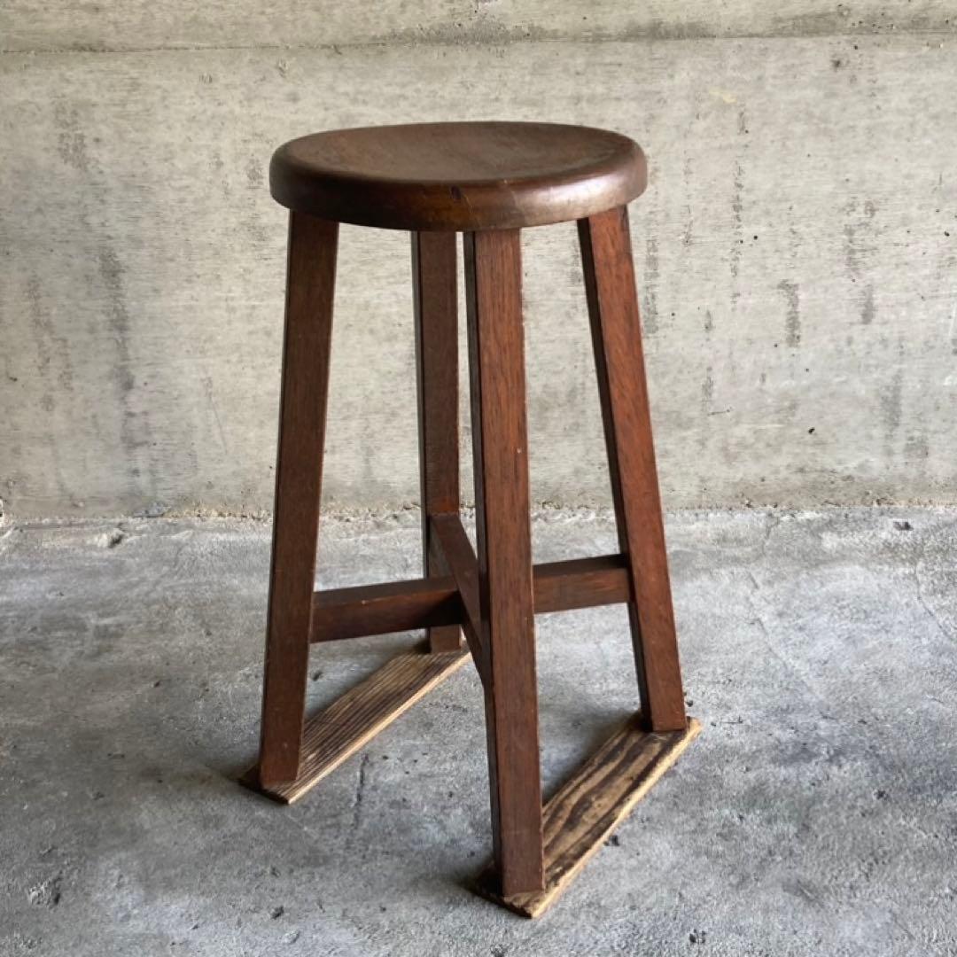 古い丸椅子 スツール チェア 椅子 木製 飾り台 置物台 花台 古道具 レトロ