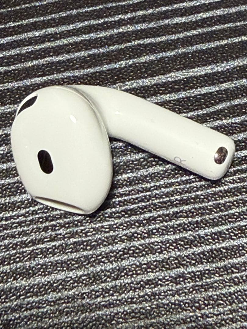 Apple AirPods 4 ノイズキャンセル搭載モデル