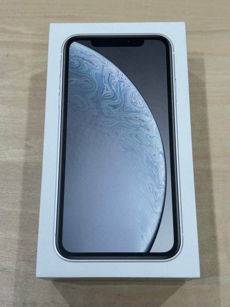 iPhone XR / white / 256GB / SIMロックなし