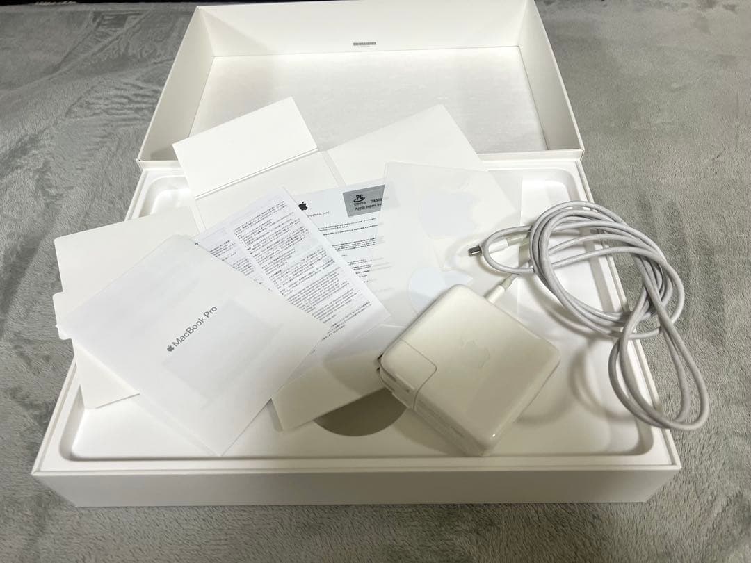 【ジャンク】MacBook Pro 13インチ 2017 61W純正アダプタ付き